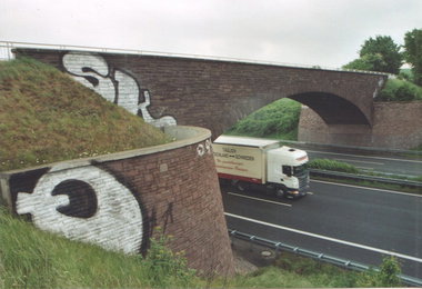 Graffiti Bombing - Photo by Marieundjana - qsk