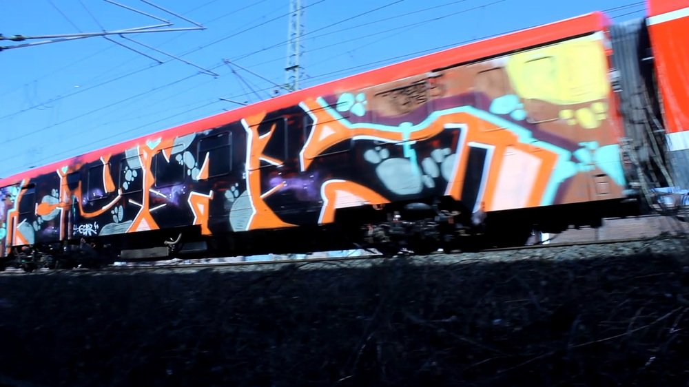 Graffiti Train - Photo by Marieundjana - cyal