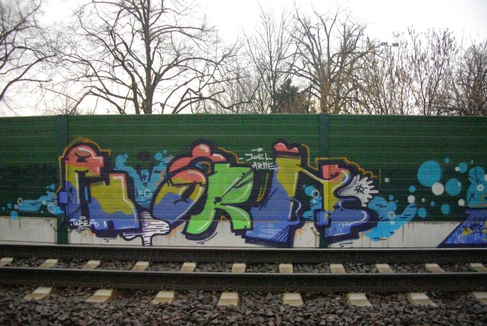 Graffiti Bombing - Photo by Marieundjana - ahorn