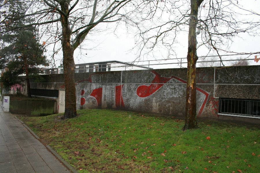 Graffiti Bombing - Photo by Marieundjana - btc