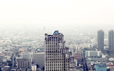 Graffiti Bombing - Photo by Marieundjana - 1up