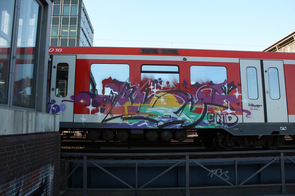 Graffiti Train - Photo by Marieundjana