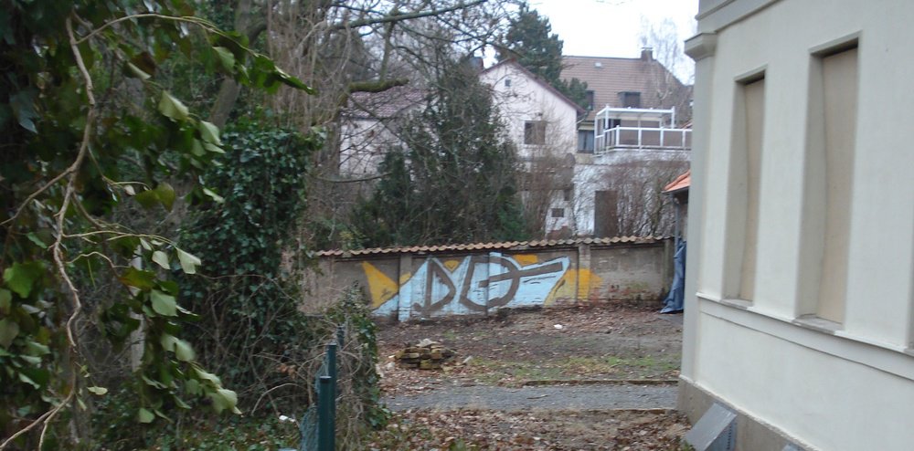 Graffiti Bombing - Photo by Marieundjana - dq