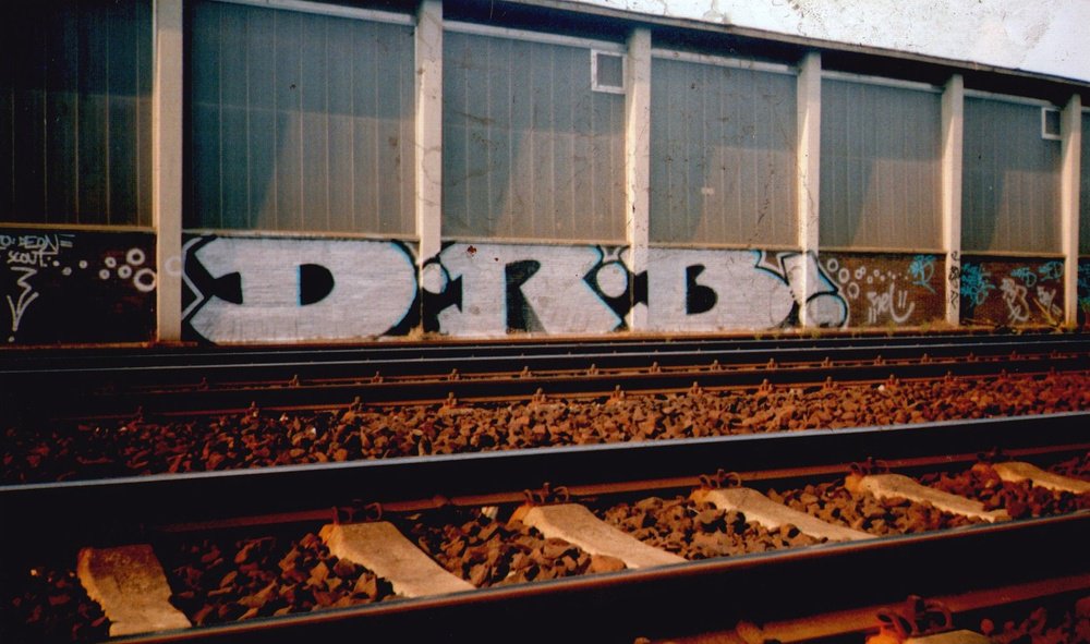 Graffiti Bombing - Photo by Marieundjana - drb