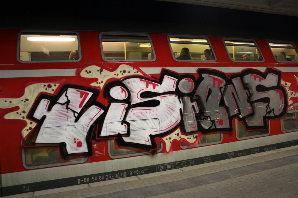Graffiti Train - Photo by Marieundjana - ons