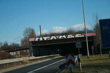 Graffiti Bombing - Photo by Marieundjana - mfa, msc