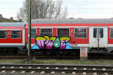 Graffiti Train - Photo by Marieundjana - rocoe
