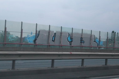 Graffiti Bombing - Photo by Marieundjana - ub, ultras