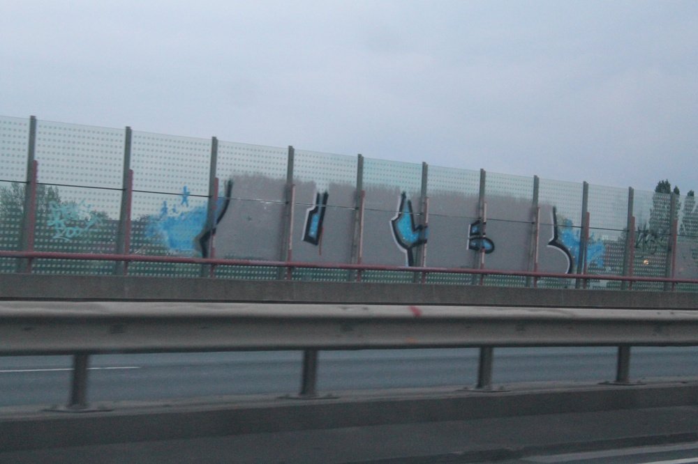 Graffiti Bombing - Photo by Marieundjana - ub, ultras