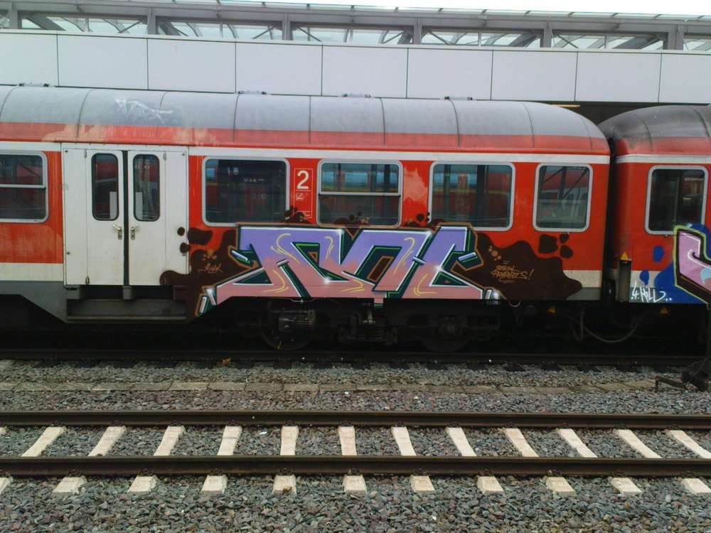 Graffiti Train - Photo by Marieundjana - ash