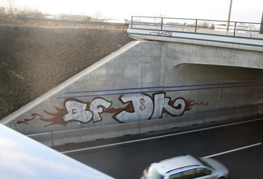 Graffiti Bombing - Photo by Marieundjana - bf, dk