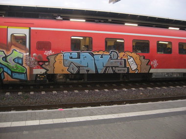 Graffiti Train - Photo by Marieundjana - saur, hng