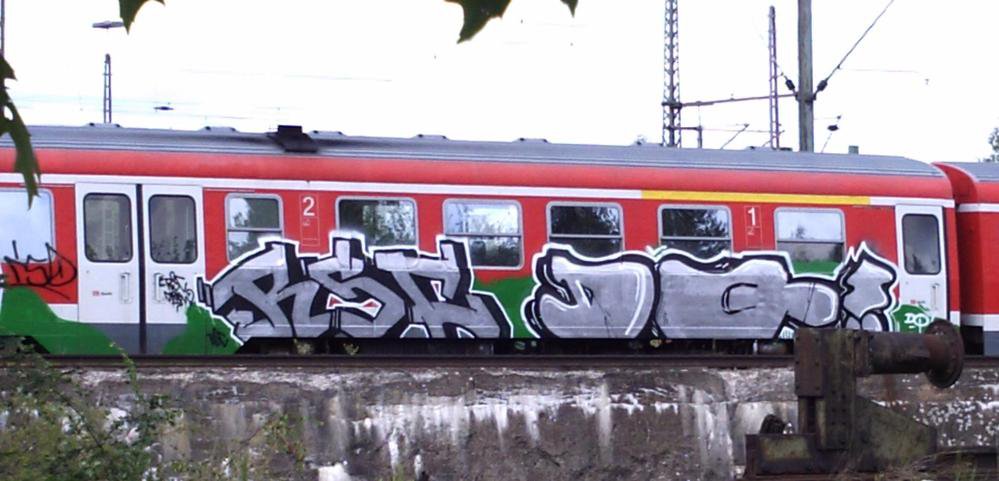 Graffiti Train - Photo by Marieundjana - rsc, dq