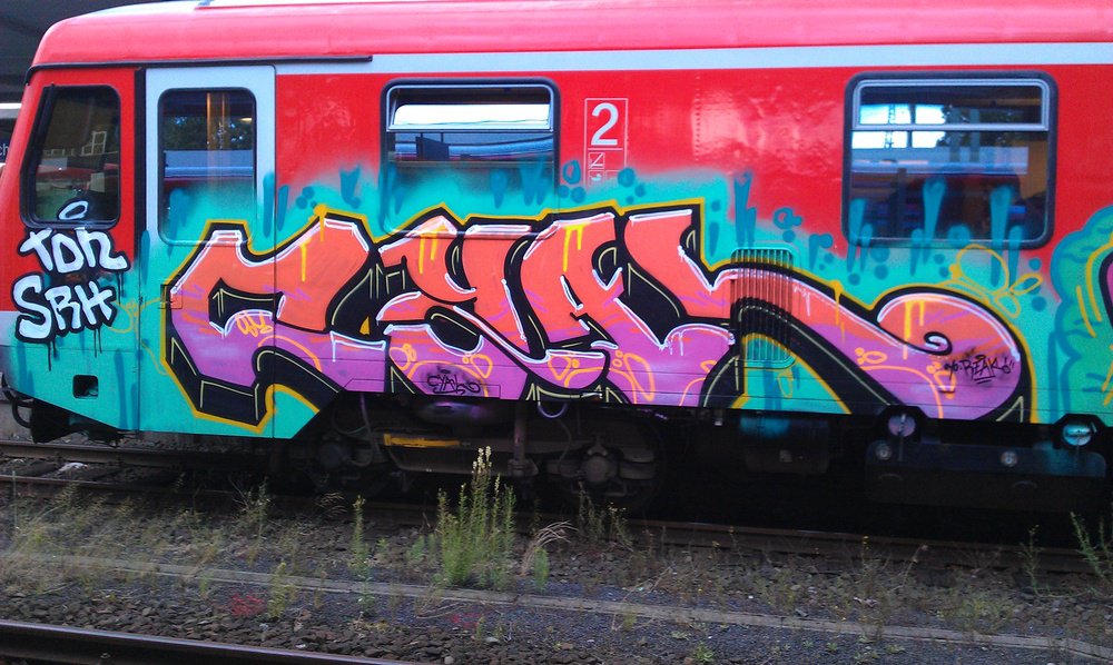 Graffiti Train - Photo by Marieundjana - cyal