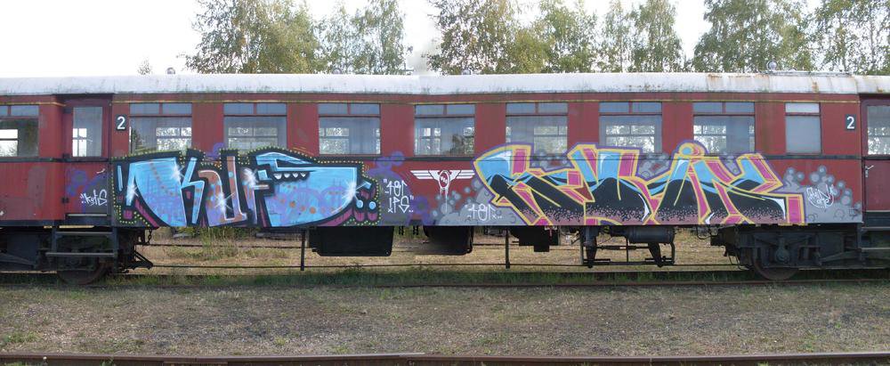 Graffiti Train - Photo by Marieundjana - kurs, ruin