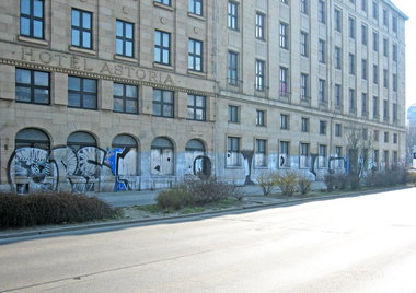 Graffiti Bombing - Photo by Marieundjana - org