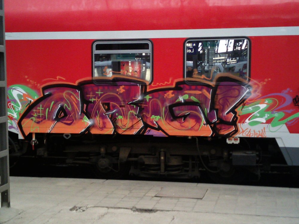 Graffiti Train - Photo by Marieundjana - org