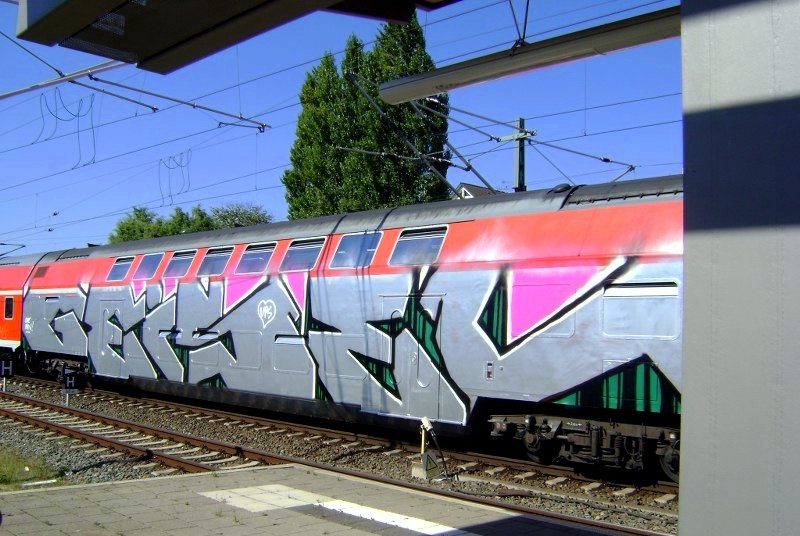 Graffiti Train - Photo by Marieundjana - geisel