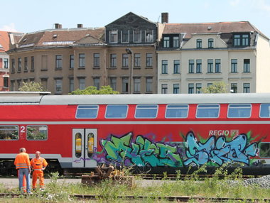 Graffiti Train - Photo by Marieundjana - mies, sliq