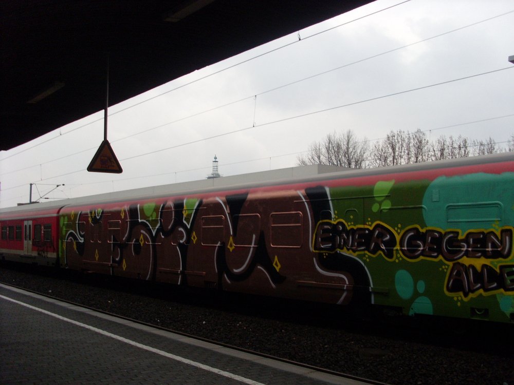 Graffiti Train - Photo by Marieundjana - foim