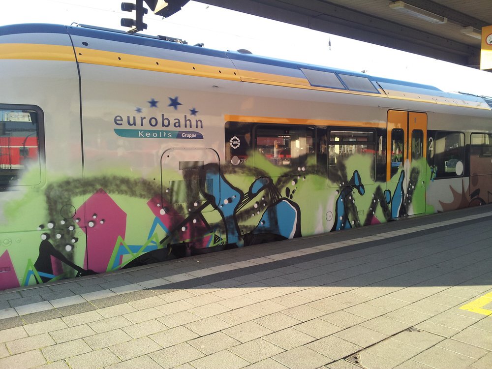 Graffiti Train - Photo by Marieundjana - drow