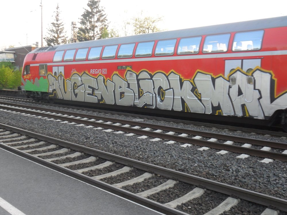 Graffiti Train - Photo by Marieundjana - abm