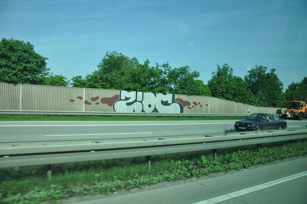 Graffiti Bombing - Photo by Marieundjana - sioc