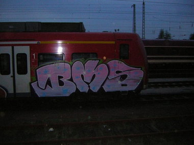 Graffiti Train - Photo by Marieundjana - bms