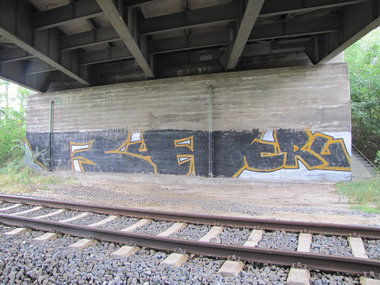 Graffiti Bombing - Photo by Marieundjana - ra