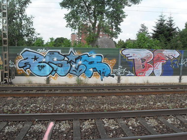 Graffiti Bombing - Photo by Marieundjana - bsir, bf