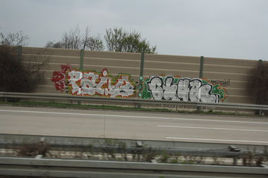 Graffiti Bombing - Photo by Marieundjana - paid, chur