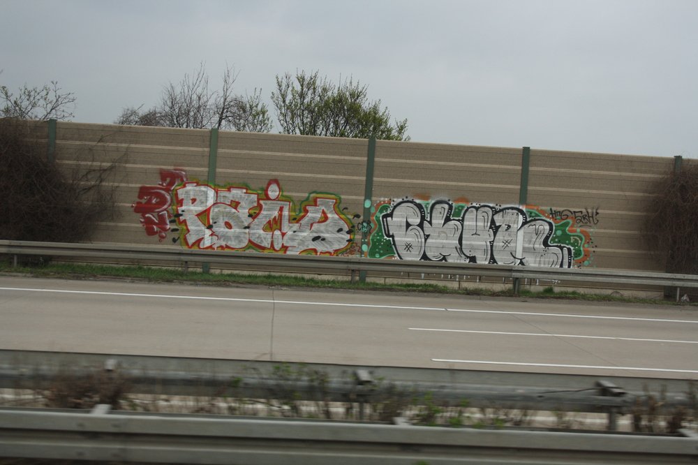 Graffiti Bombing - Photo by Marieundjana - paid, chur