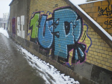 Graffiti Bombing - Photo by Marieundjana - 1up
