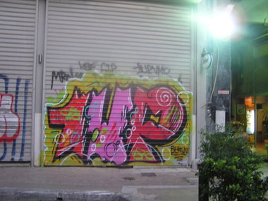 Graffiti Bombing - Photo by Marieundjana - 1up