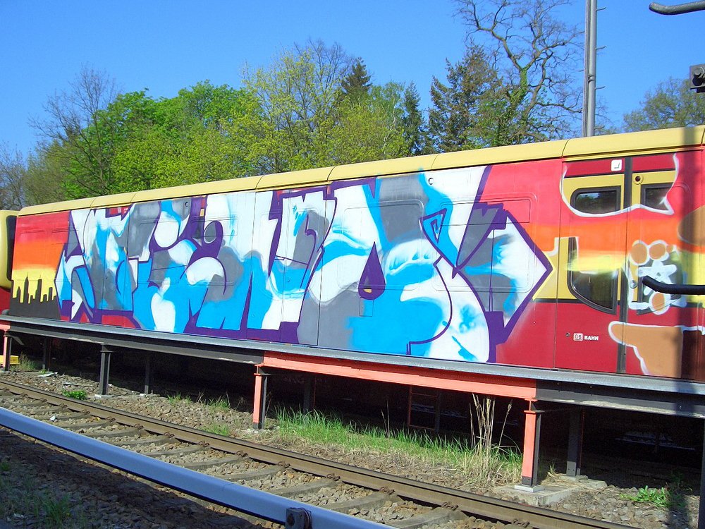 Graffiti Train - Photo by Marieundjana - fino