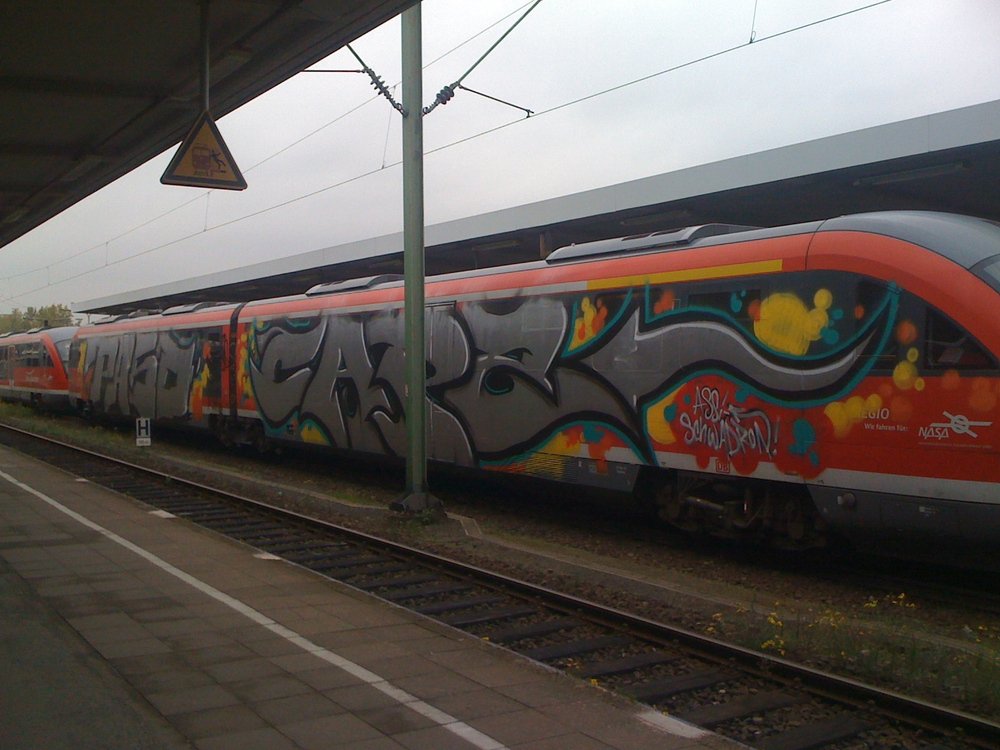 Graffiti Train - Photo by Marieundjana - pasd, capz
