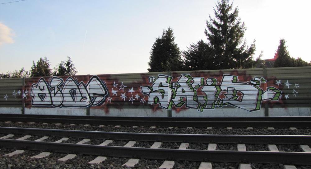 Graffiti Bombing - Photo by Marieundjana - ains, said