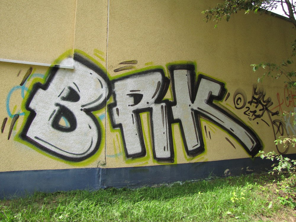 Graffiti Bombing - Photo by Marieundjana - brk