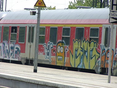 Graffiti Train - Photo by Marieundjana - 481, retro