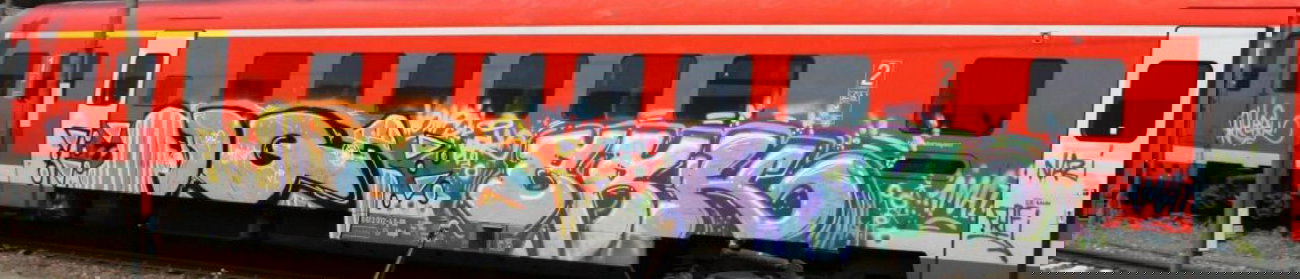 Graffiti Train - Photo by Marieundjana - dq, brk