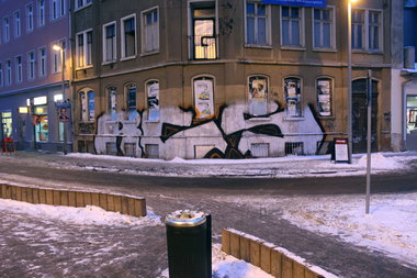 Graffiti Bombing - Photo by Marieundjana - rcs
