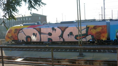 Graffiti Train - Photo by Marieundjana - obc