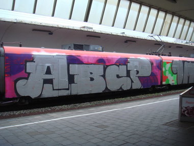 Graffiti Train - Photo by Marieundjana - abcp