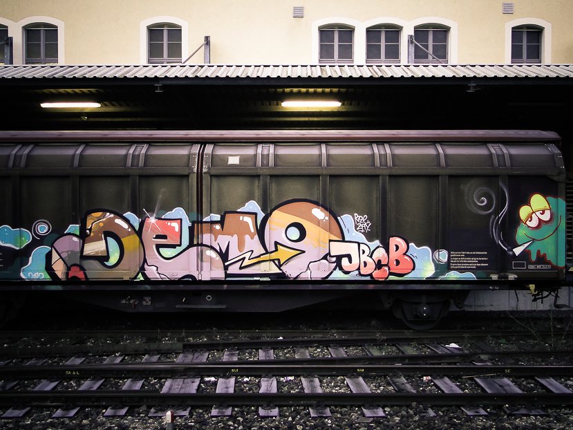 Graffiti Train - Photo by Marieundjana - demo