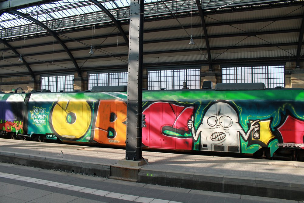 Graffiti Train - Photo by Marieundjana - obc