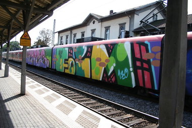 Graffiti Train - Photo by Marieundjana - foim