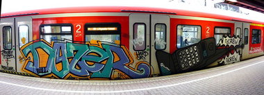 Graffiti Train - Photo by Marieundjana - dozer, screw