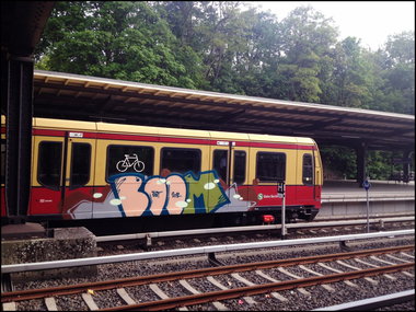 Graffiti Train - Photo by Marieundjana - boom