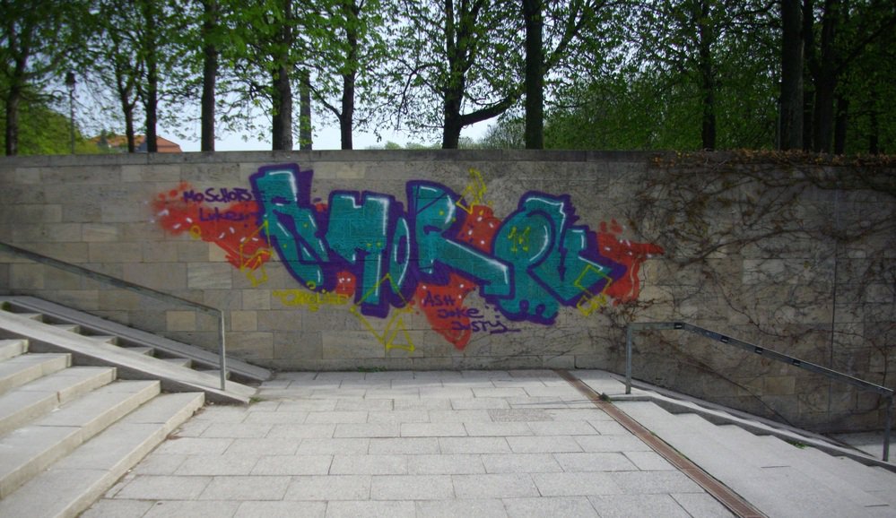 Graffiti Bombing - Photo by Marieundjana - ahorn