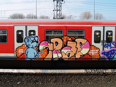 Graffiti Train - Photo by Marieundjana - crap